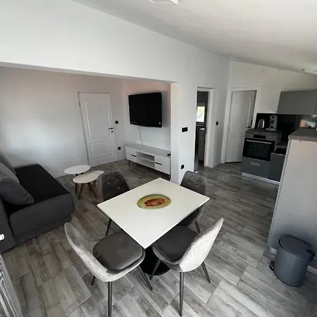 Apartment Stinjan Pula