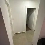Stinjan Διαμέρισμα *